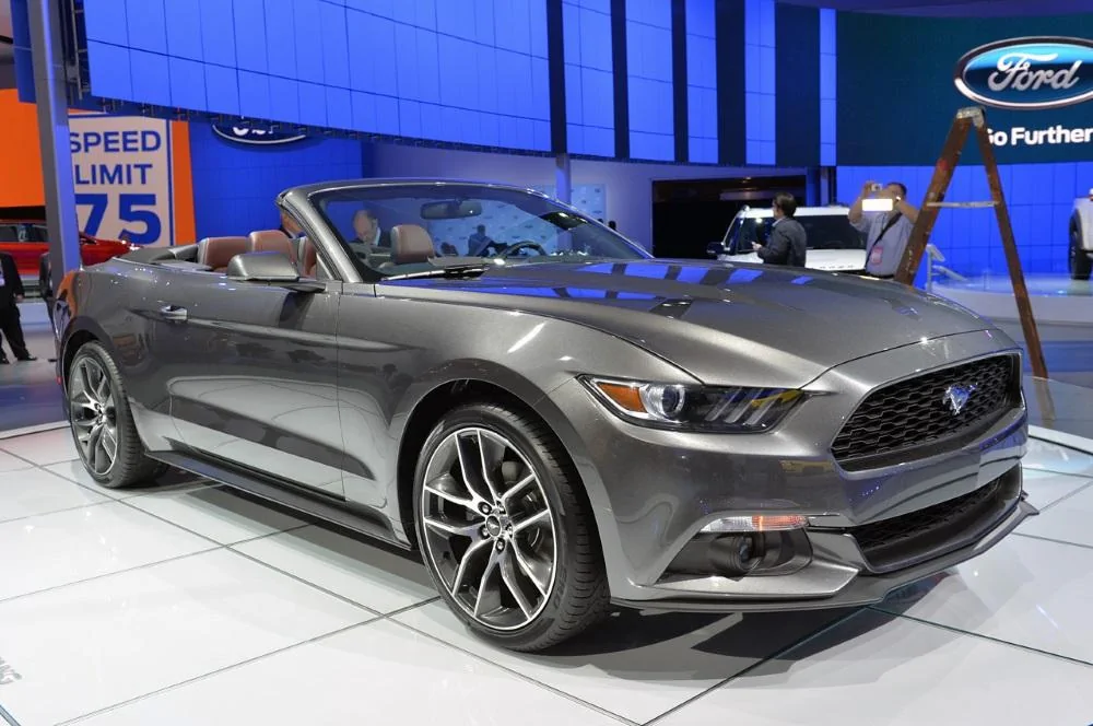 01-2015-mustang-convertible-magnetic.webp