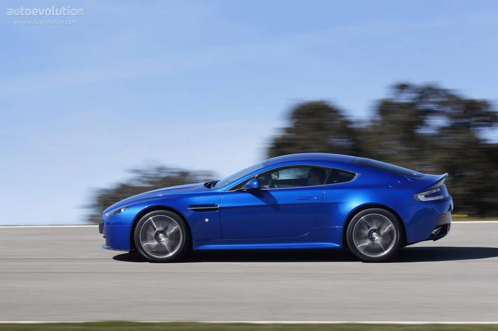 ASTONMARTINV8VantageS-4374_3.webp