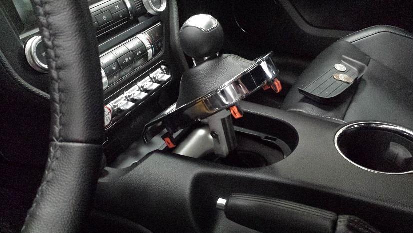 2015_Mustang_GT_Stick_Shifter_Opened.jpg