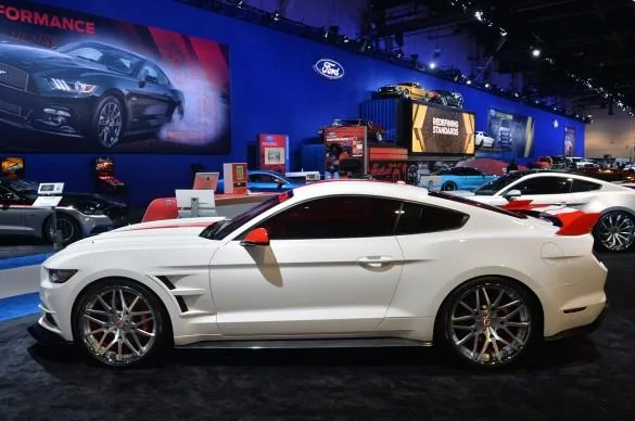 05-3dcarbon-2015-mustang-sema-585x388.webp