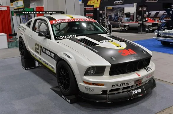 01-nascar-powered-2008-mustang-sema-585x388.webp