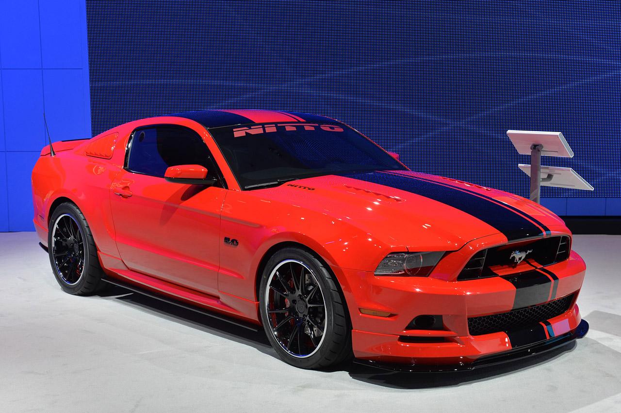 12-ford-mustangs-la-2013.jpg