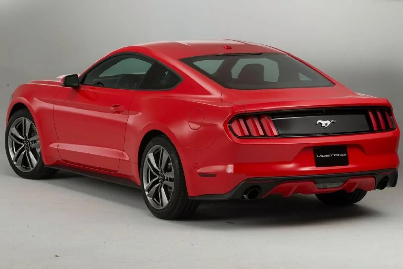 2015-Ford-Mustang-rear-side-view.webp
