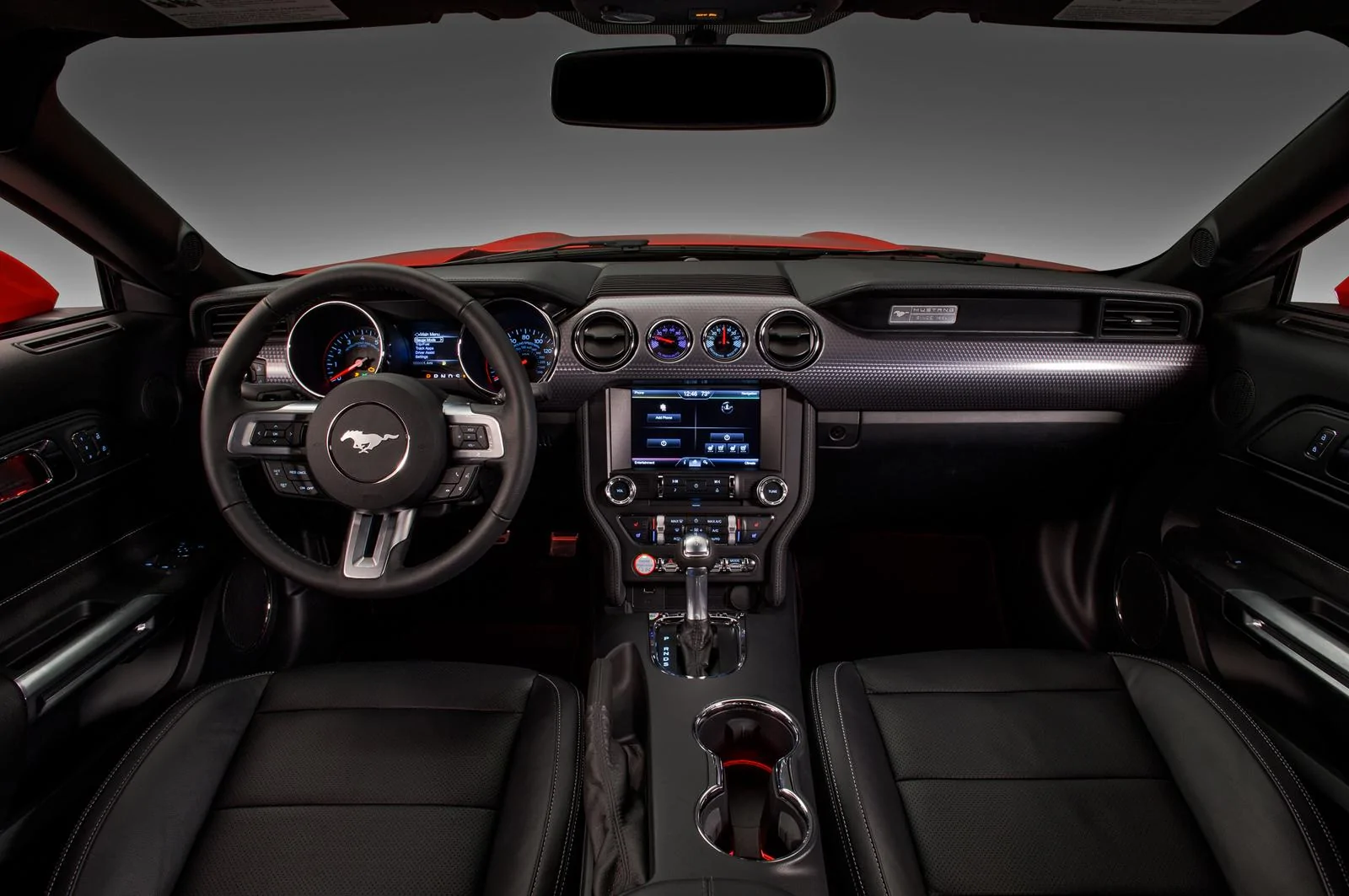 2015-ford-mustang-dash.webp