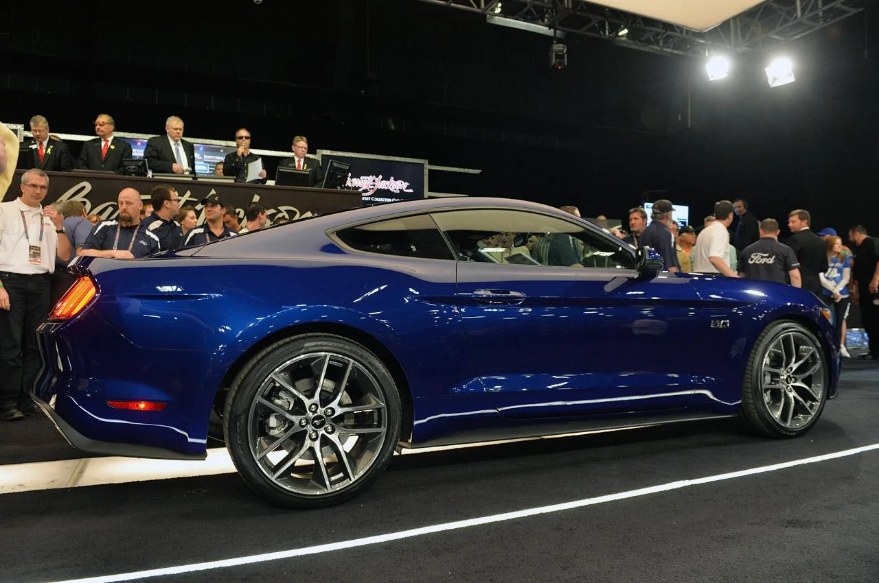04-2015-ford-mustang-bj14.webp