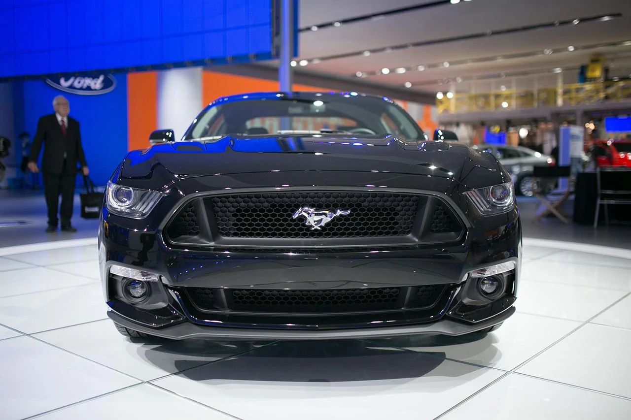 2015-Ford-Mustang-11.webp