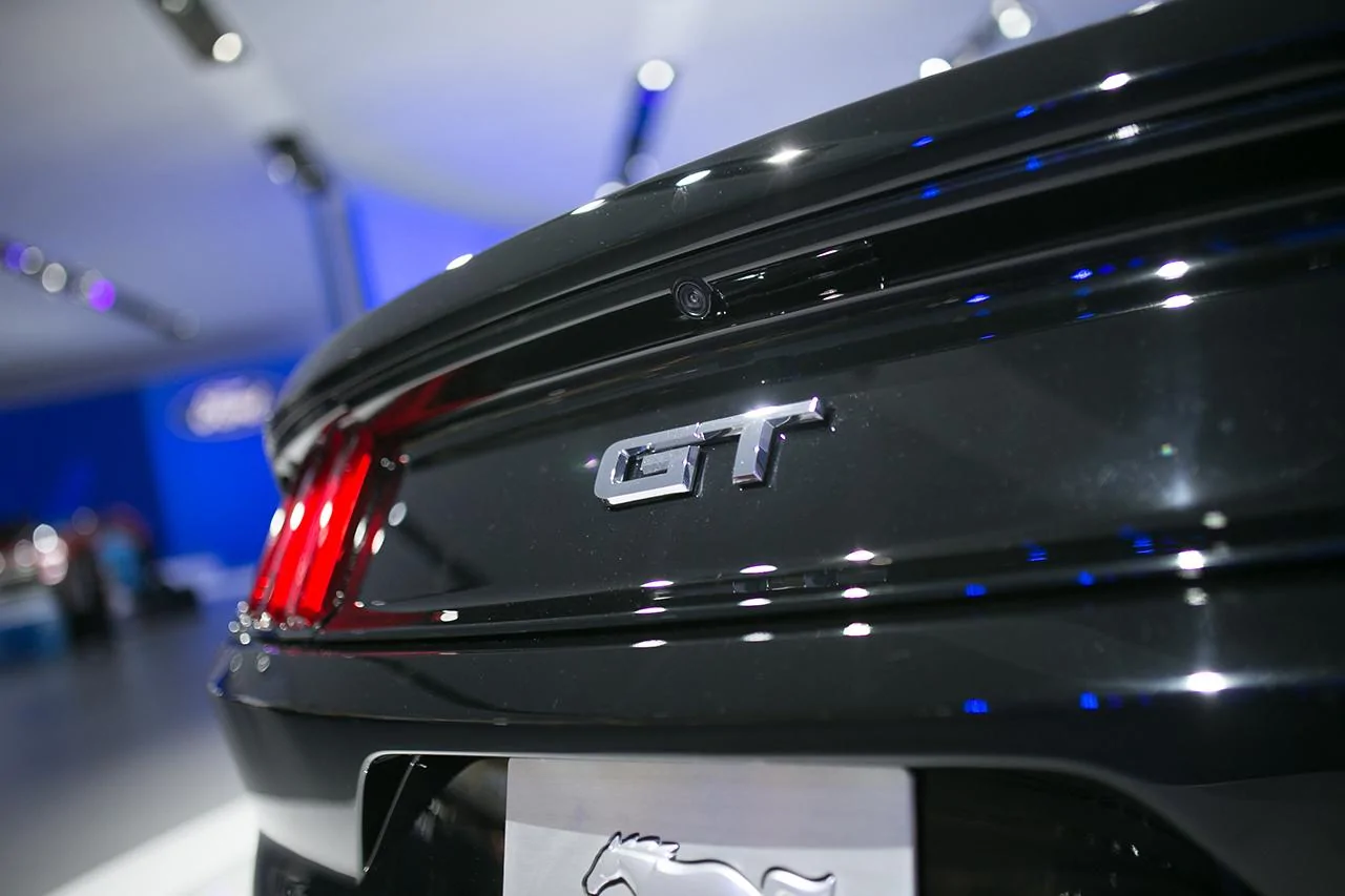 2015-Ford-Mustang-7.webp