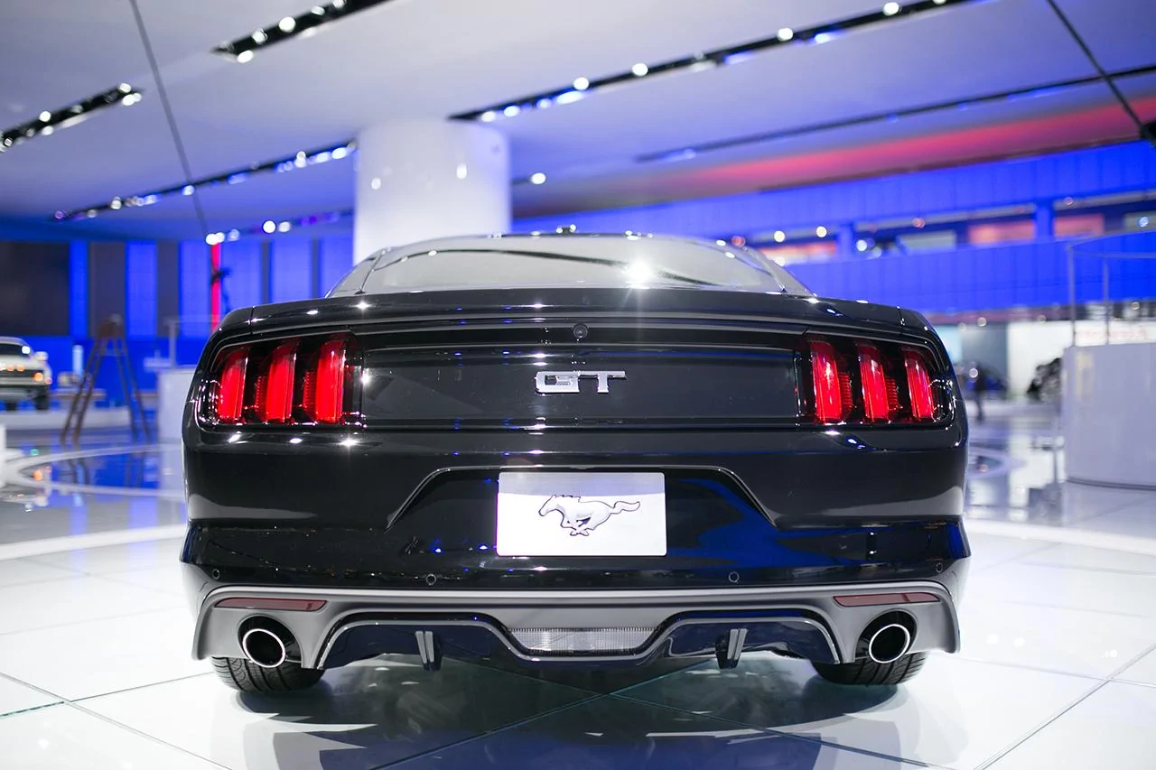2015-Ford-Mustang-8.webp