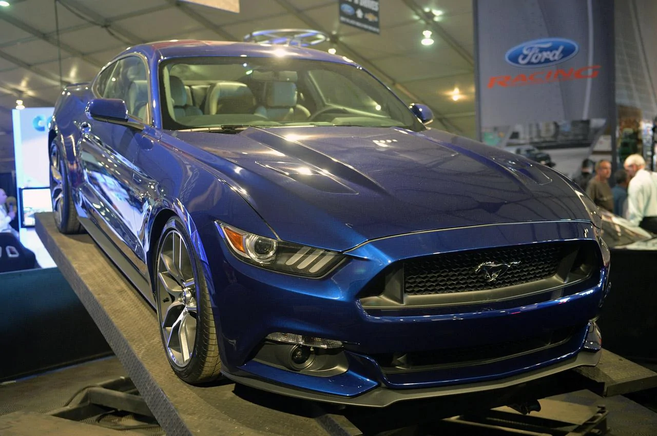 05-2015-mustang-deep-impact-blue.webp
