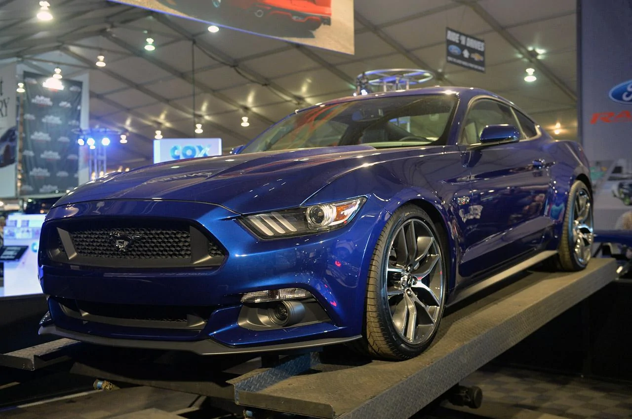 07-2015-mustang-deep-impact-blue.webp