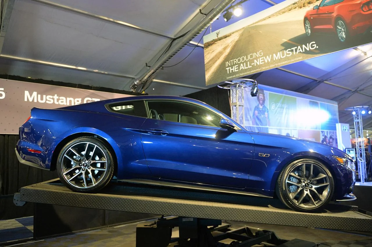 09-2015-mustang-deep-impact-blue.webp