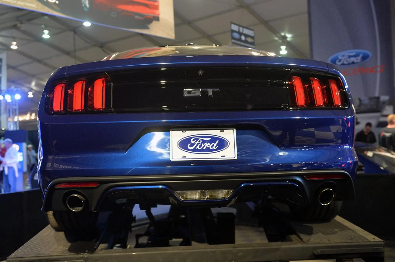 12-2015-mustang-deep-impact-blue.webp