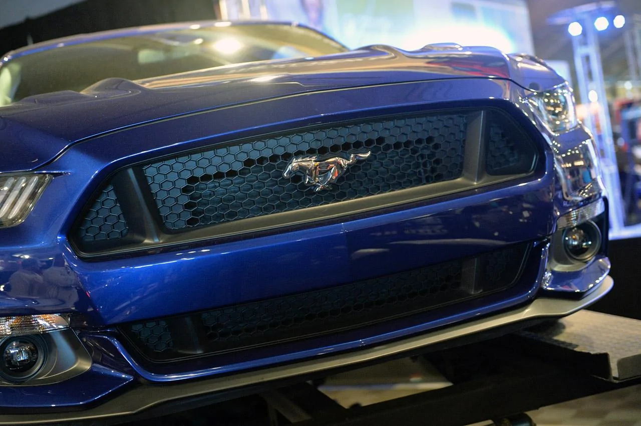 13-2015-mustang-deep-impact-blue.webp