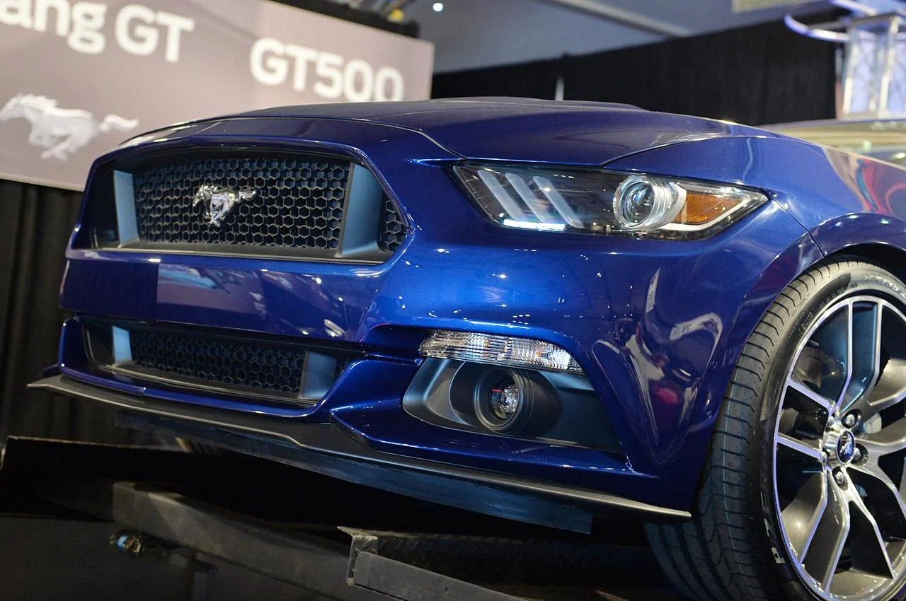 14-2015-mustang-deep-impact-blue.webp