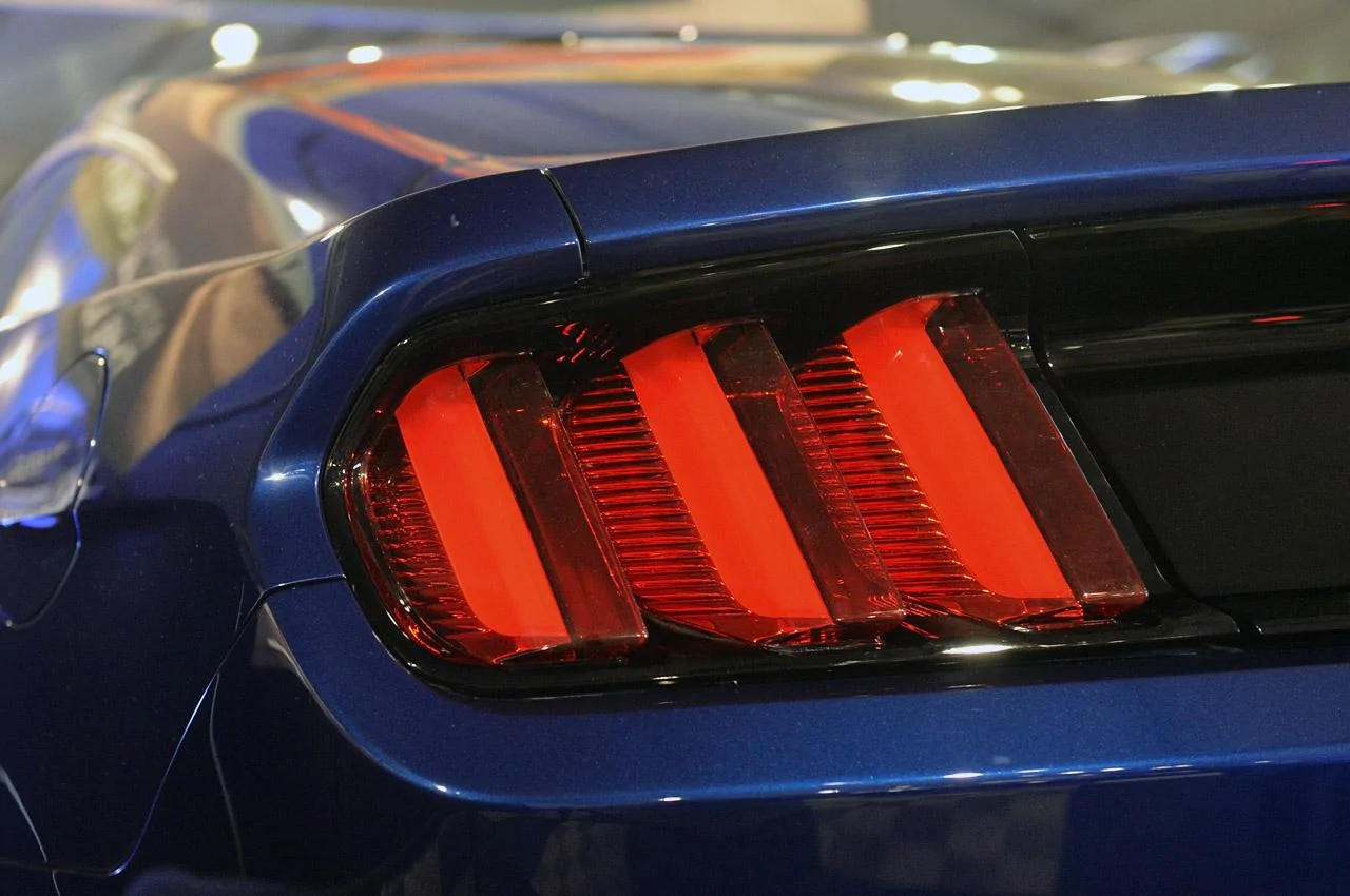 20-2015-mustang-deep-impact-blue.webp