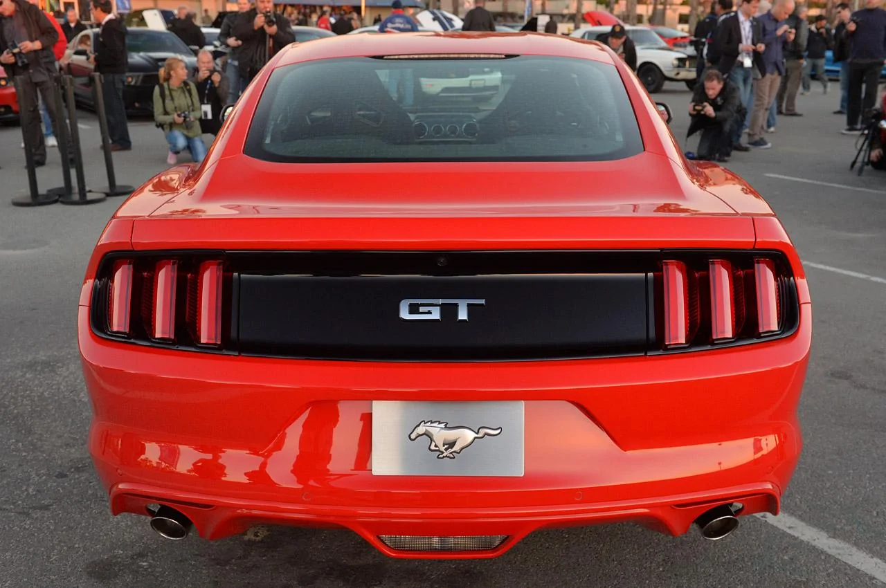 14-2015-ford-mustang-venice.webp