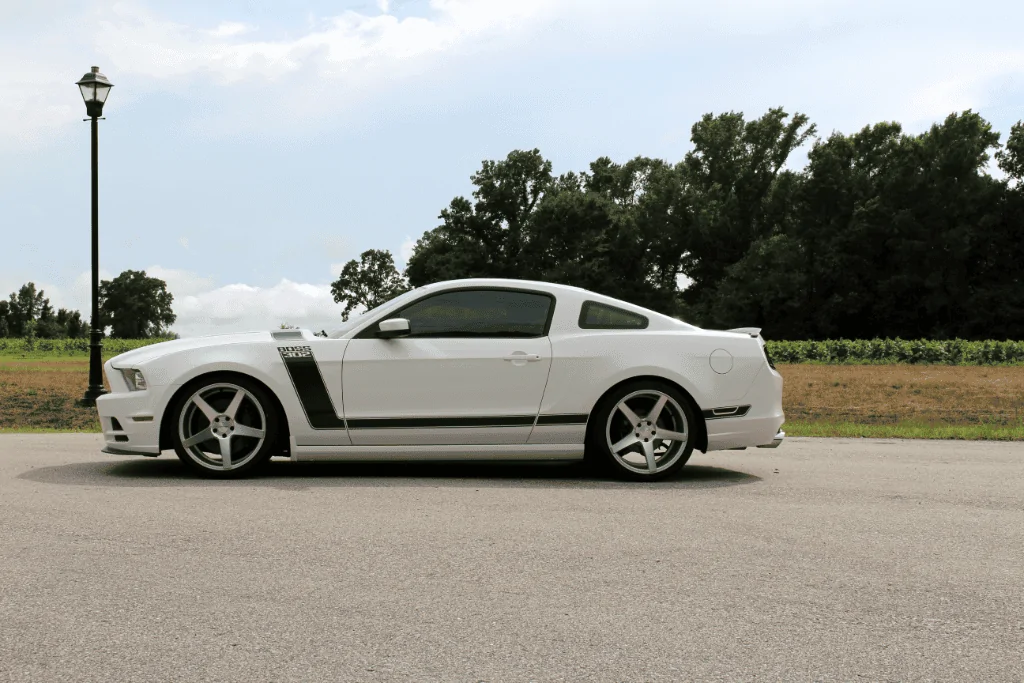 m550-satin-silver-ford-mustang-boss-302-1.webp