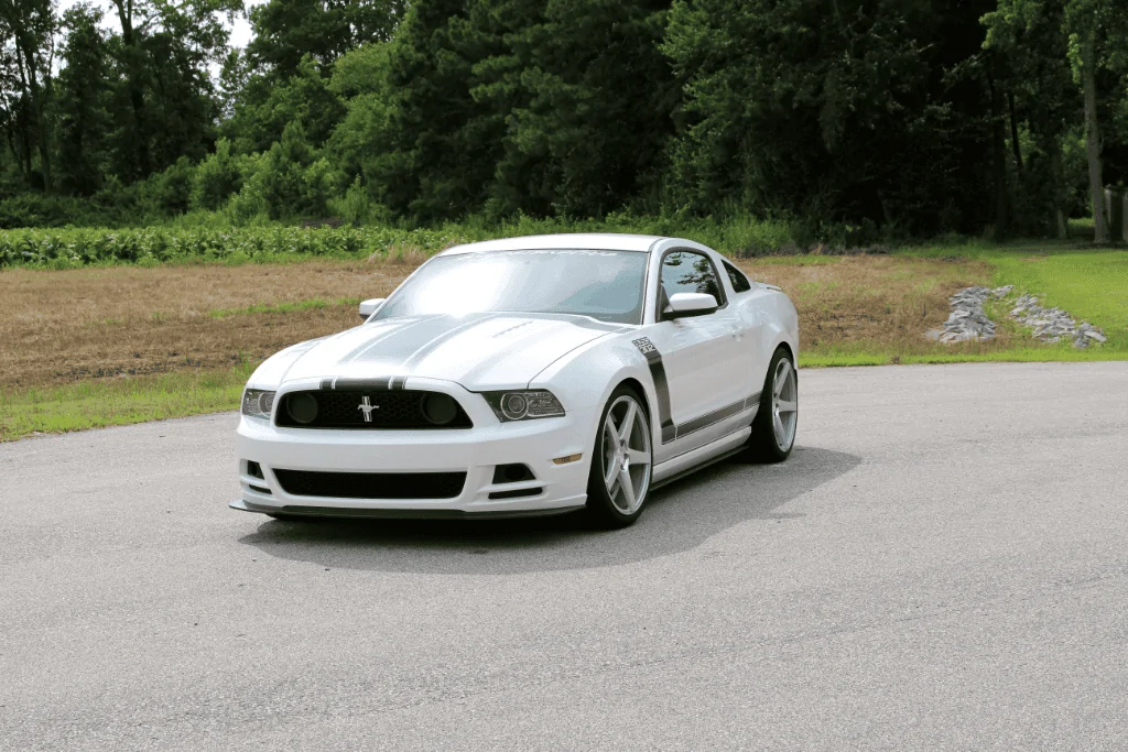 m550-satin-silver-ford-mustang-boss-302-3.webp