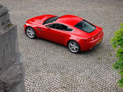 0805_01z+2009_aston_martin_V8_vantage+rear_three_quarter_view.jpg