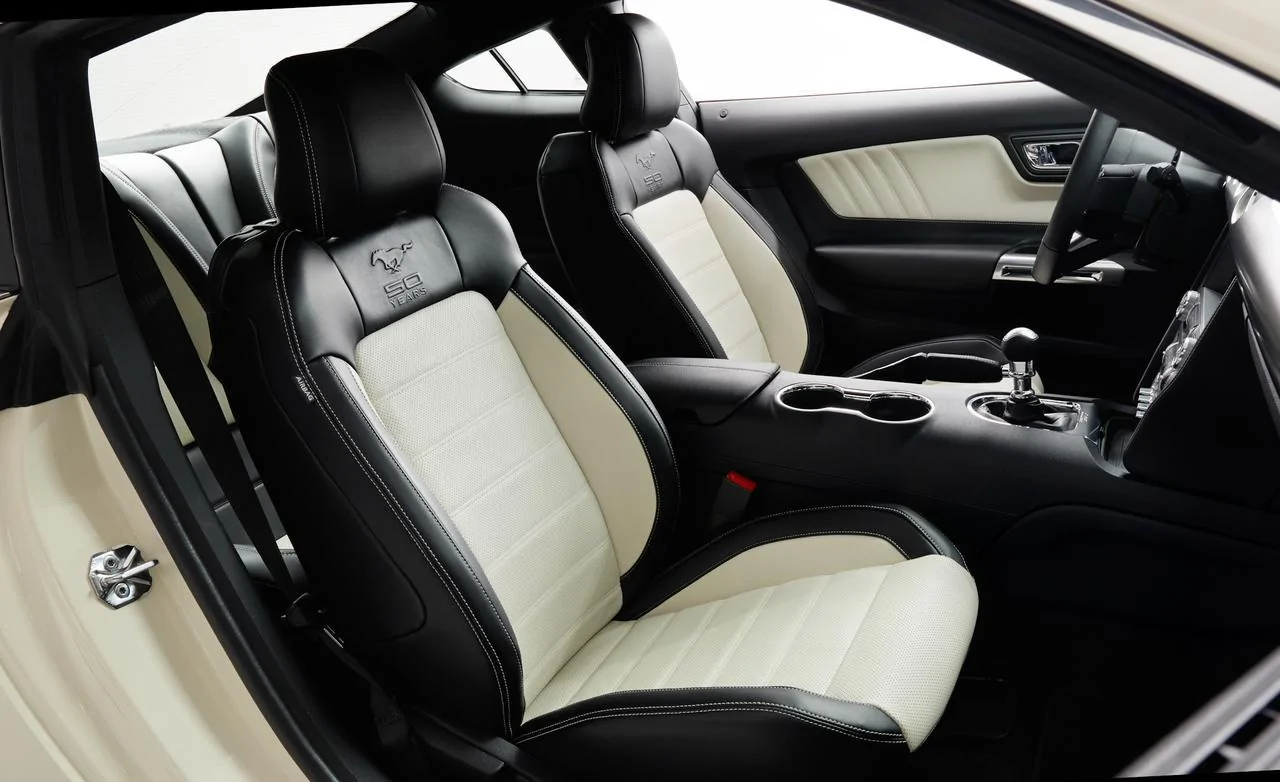2015-ford-mustang-50th-anniversary-edition-coupe-interior-photo-595843-s-1280x782-2.webp