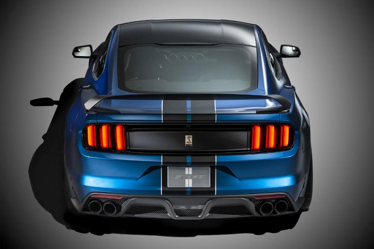 ShelbyGT350R_08_HR.webp