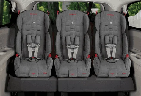 three-compact-car-seats-twins.webp