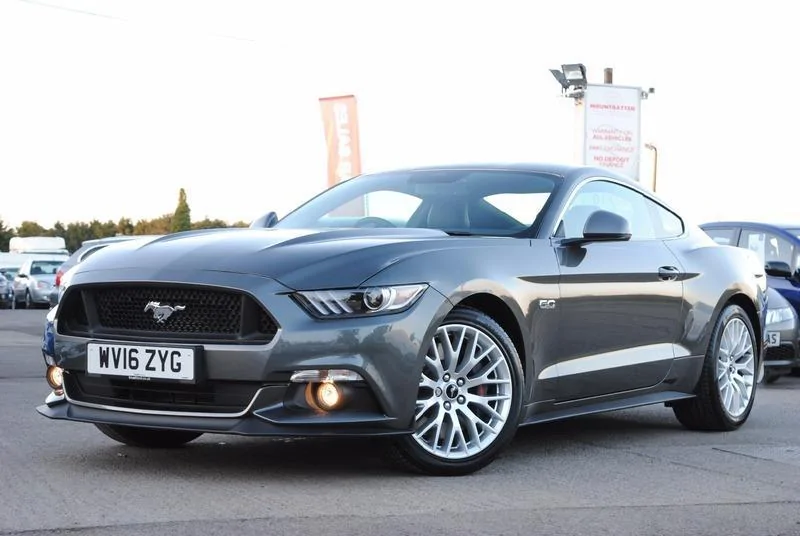 ford-mustang-5-0-v8-gt-custom-pack-fastback-3dr-154245614-2.webp