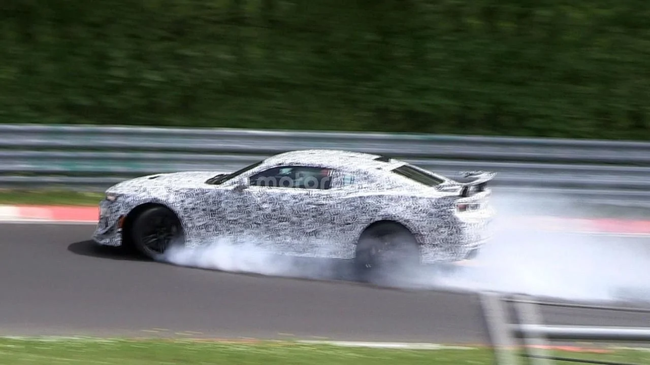 new-chevy-camaro-z-28-crashes-at-the-nrburgring.webp