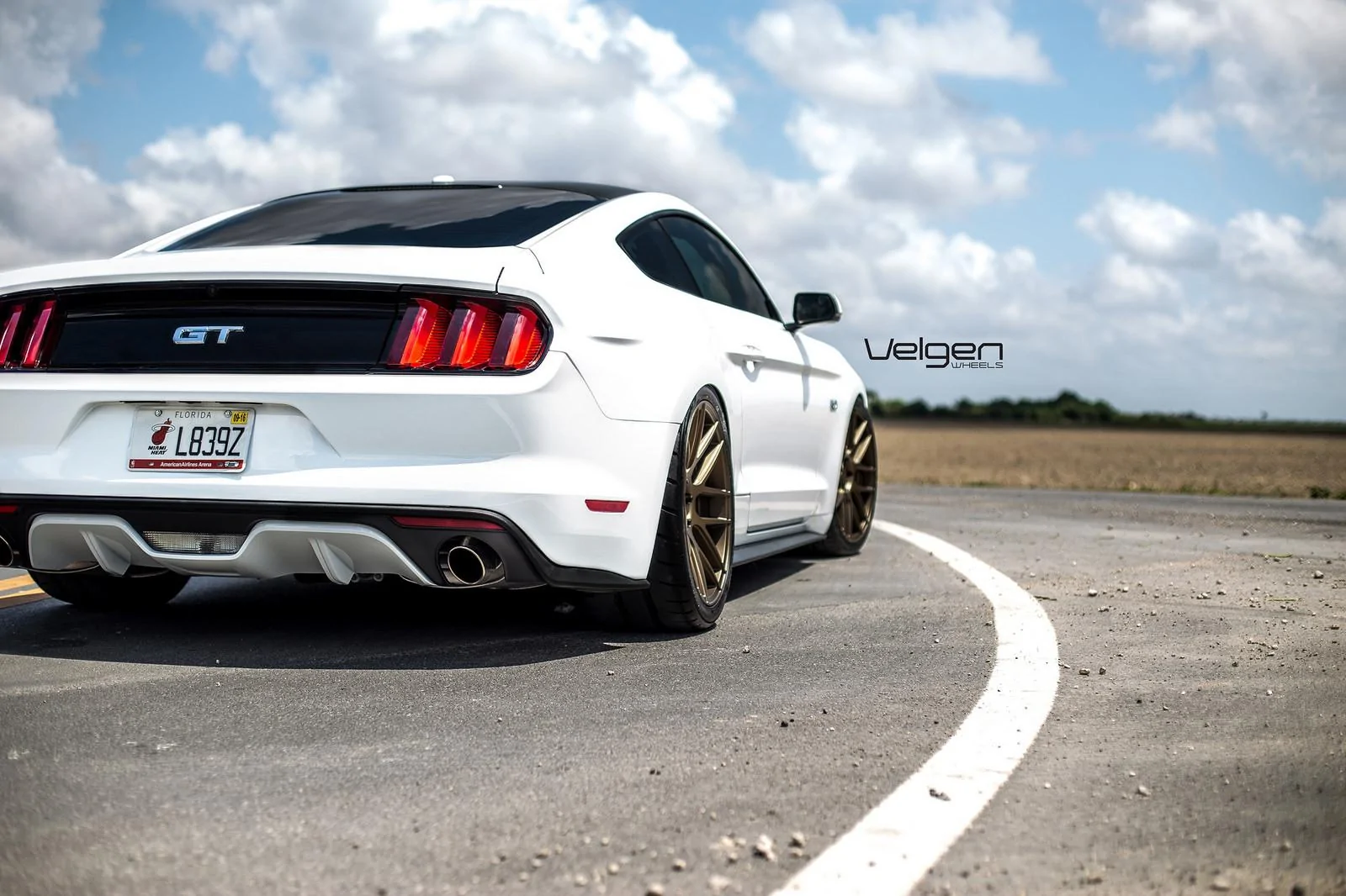 Oxford-White-Mustang-VMB7-Satin-Bronze-9.webp