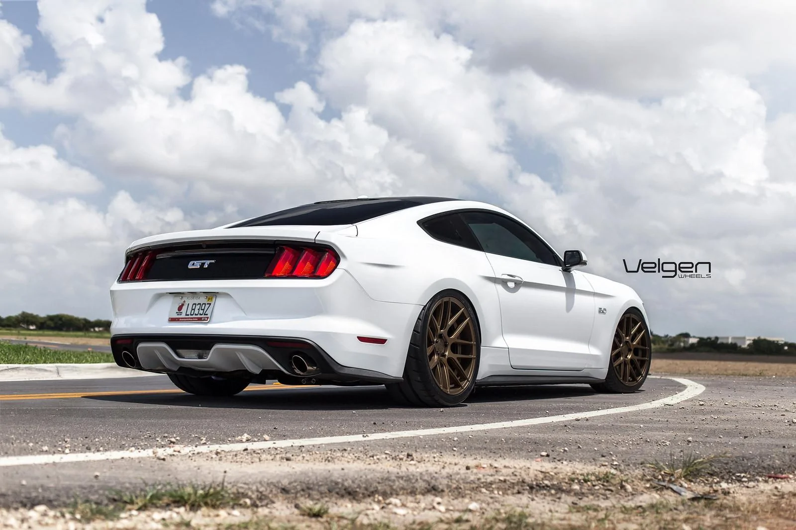 Oxford-White-Mustang-VMB7-Satin-Bronze-5.webp