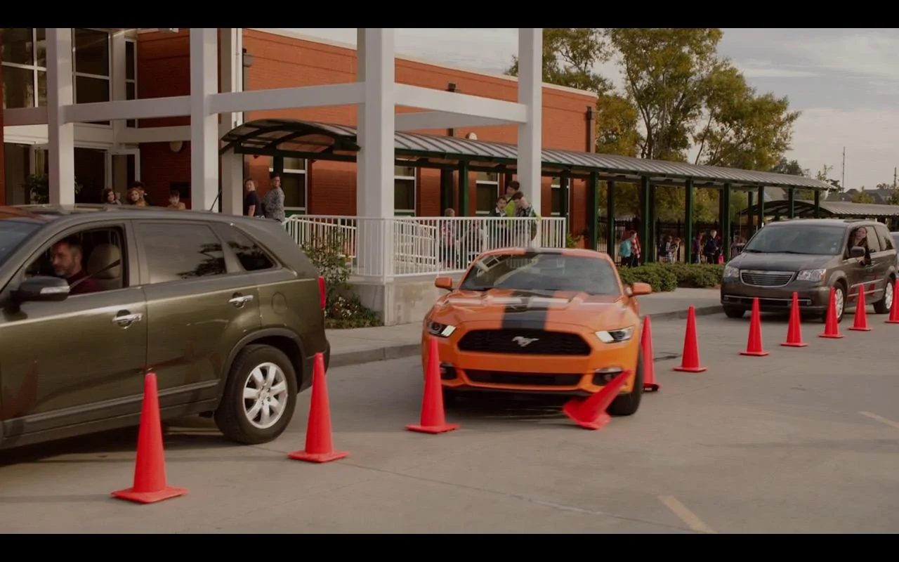 Ford-Mustang-%E2%80%93-Daddy%E2%80%99s-Home-2015-Product-Placement-2.webp