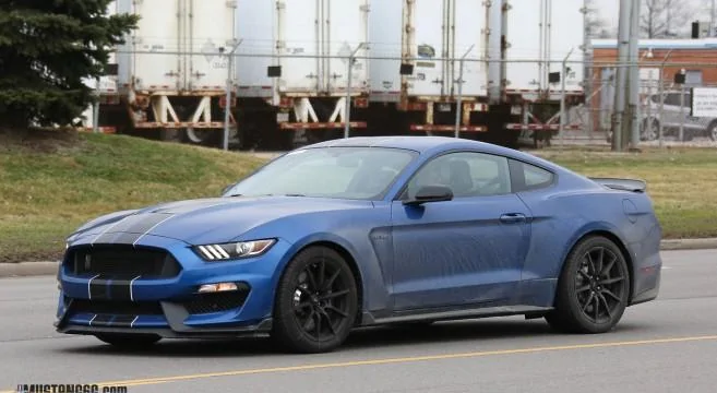 2017-GT350-Lightning-Blue-11-657x360.webp
