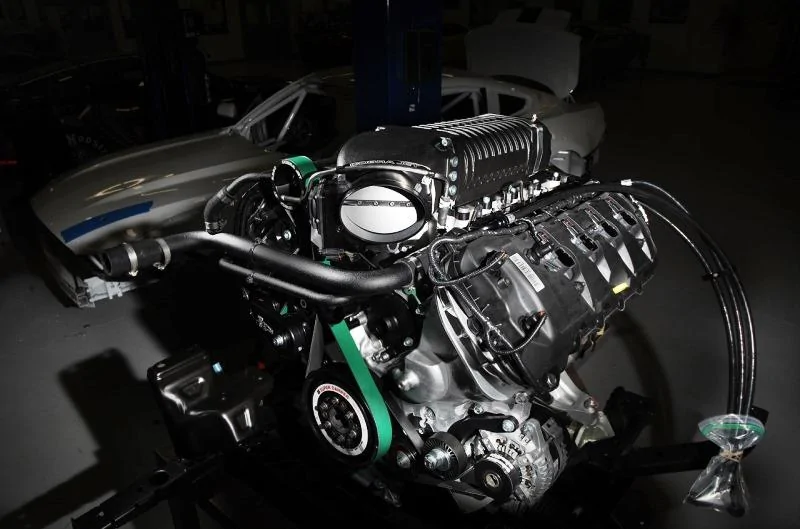 2016-Mustang-Cobra-Jet_engine_800.webp