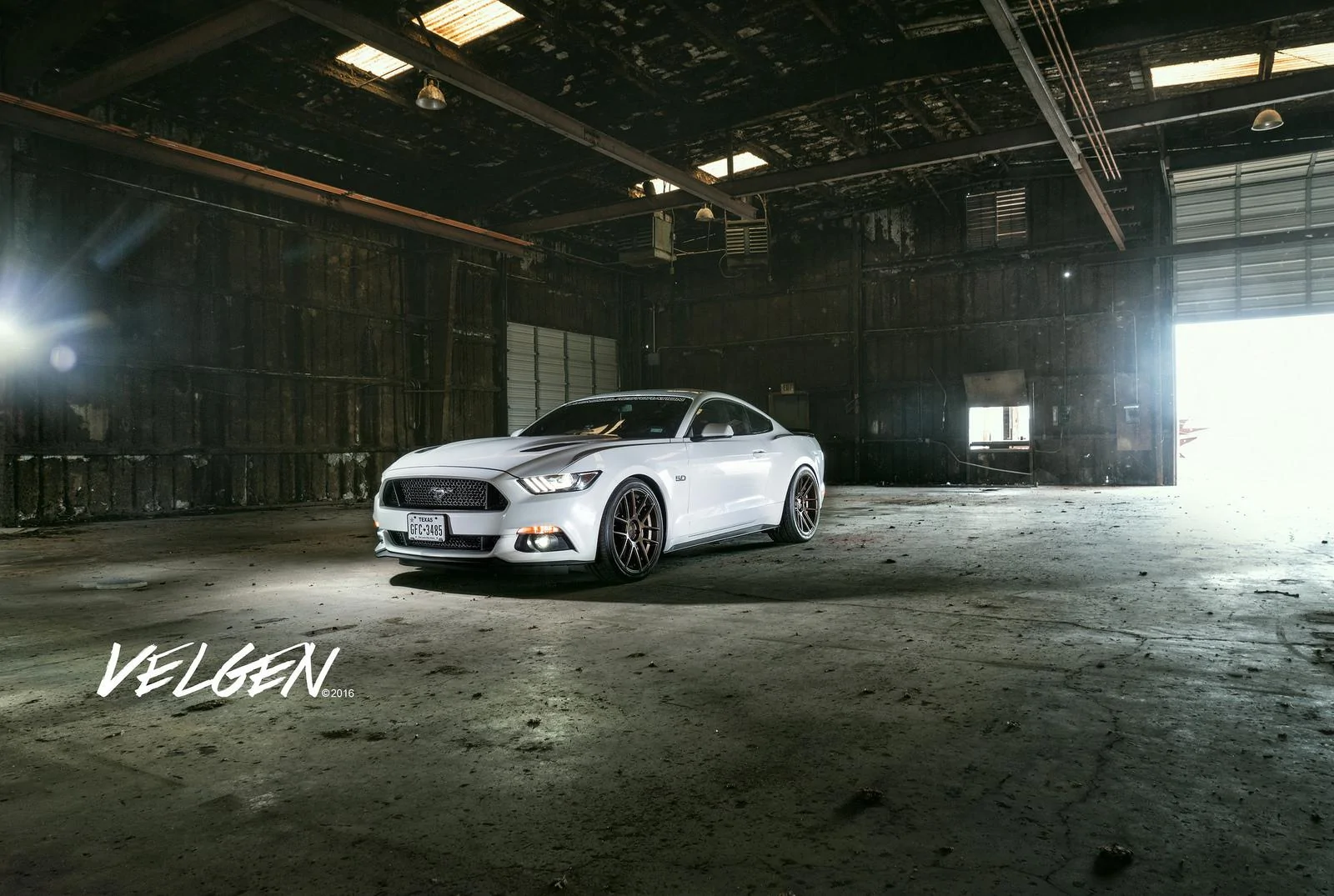 White-S550-Velgen-VMB6-Satin-Bronze-1.webp