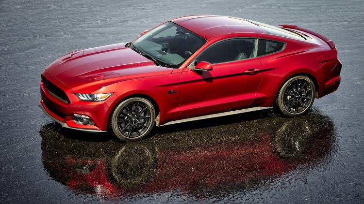 16mustanggt-blackpackage-04-hr-1.jpg