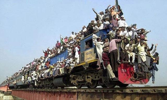 crowded-train1.jpg