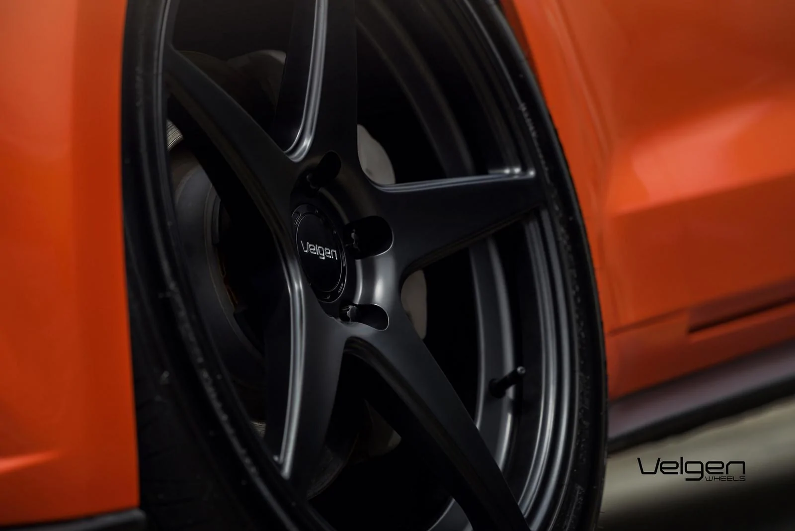 Comp-Orange-Classic5-Satin-Black-7.webp