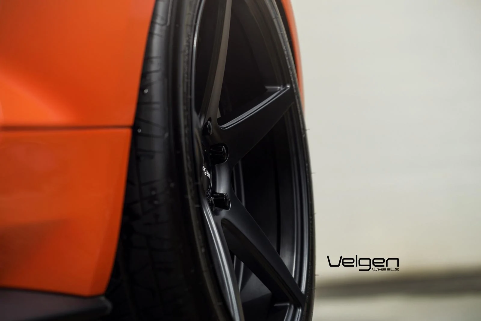 Comp-Orange-Classic5-Satin-Black-8.webp