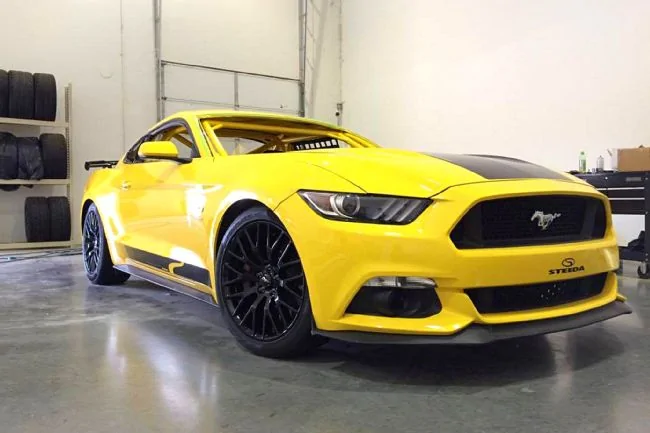 steeda-road-racer-2015-ford-mustang-01.webp