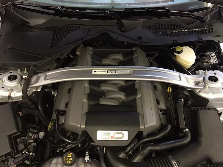 2015-Mustang-GT-strut-tower-brace-setup.webp