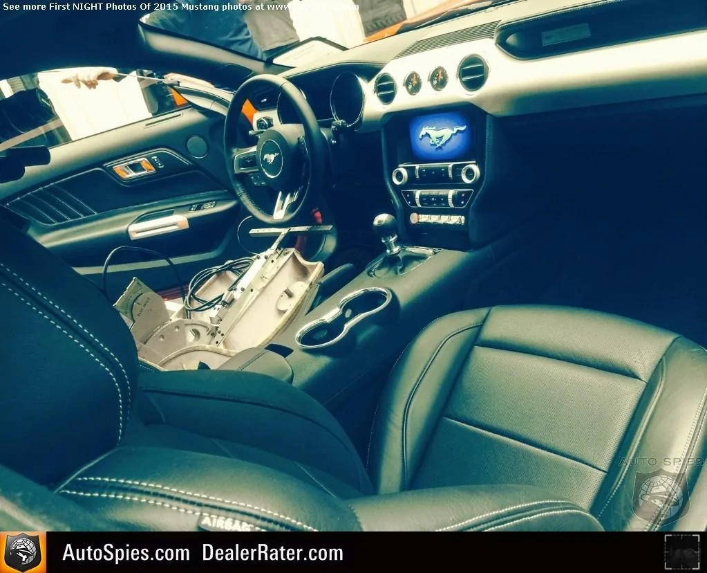 auto-show-photos.webp