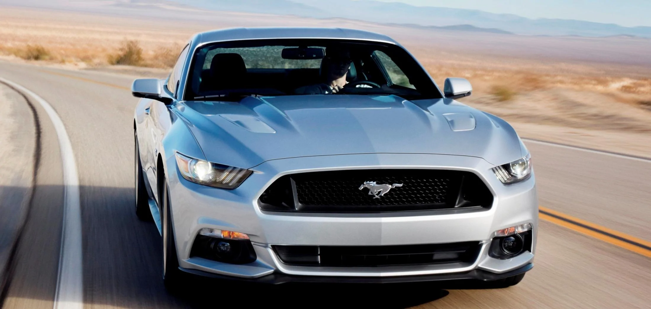 2015-Ford-Mustang-GT-in-Silver-2.webp