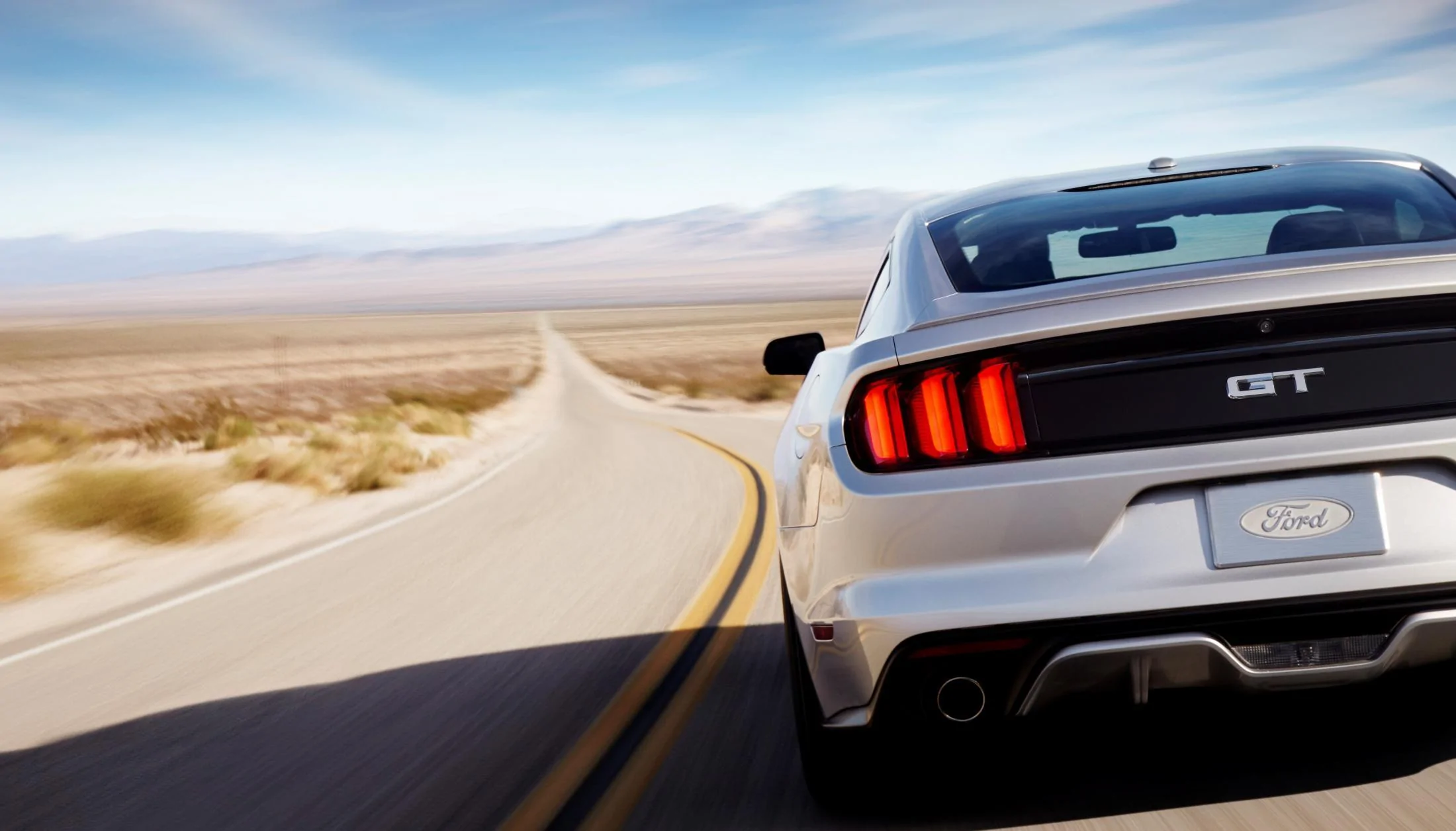 2015-Ford-Mustang-GT-in-Silver-28.webp