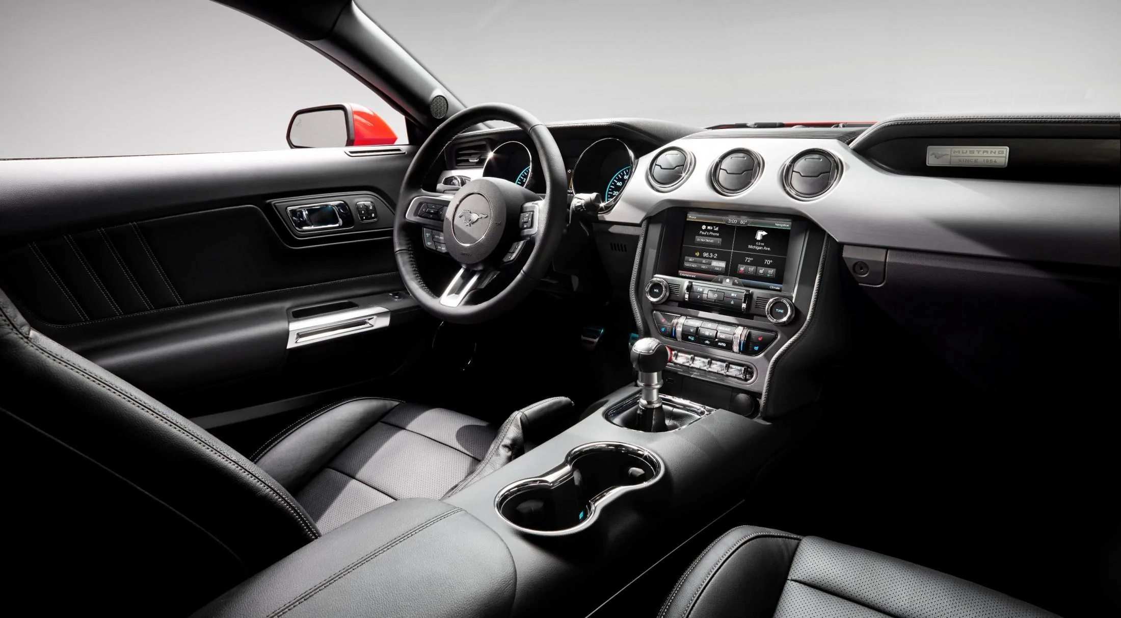 15FordMustang_24_HR.webp