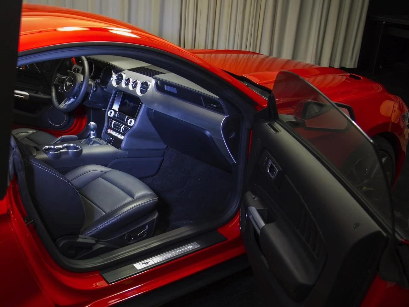 usatoday-2015mustang5.webp
