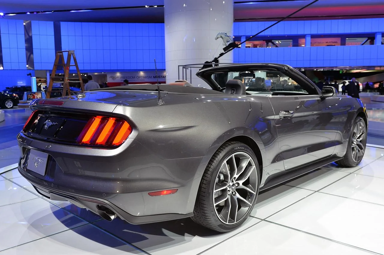 04-2015-mustang-convertible-magnetic.webp