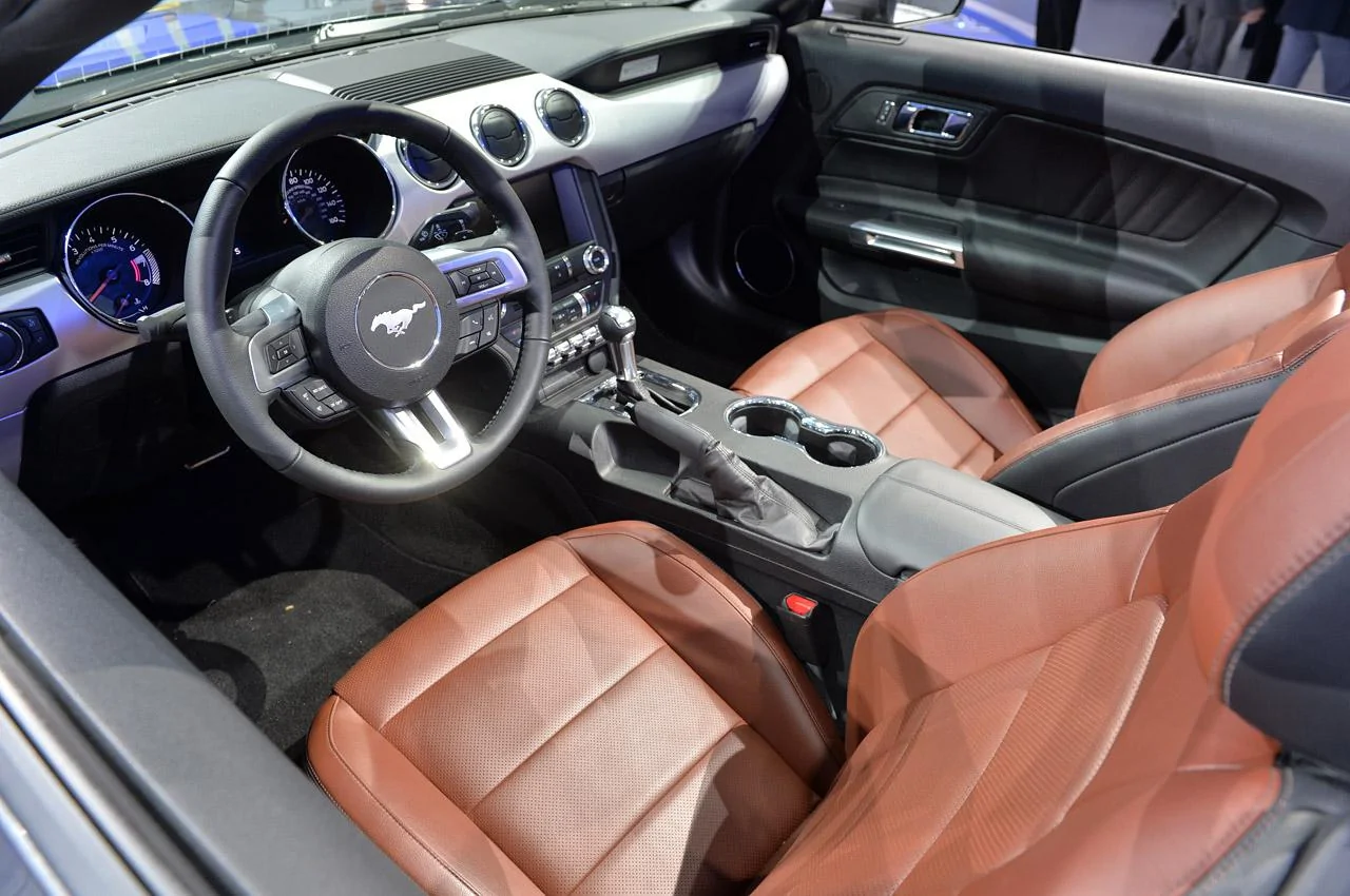 16-2015-mustang-convertible-magnetic.webp