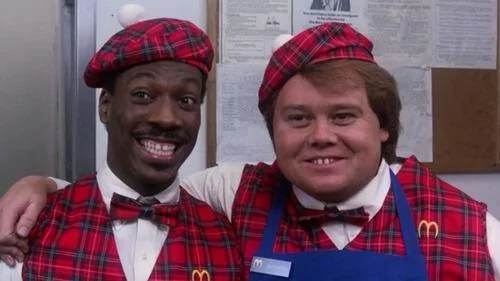this-hot-dog-restaurant-won-halloween-with-their-tribute-to-coming-to-america-image-1.webp