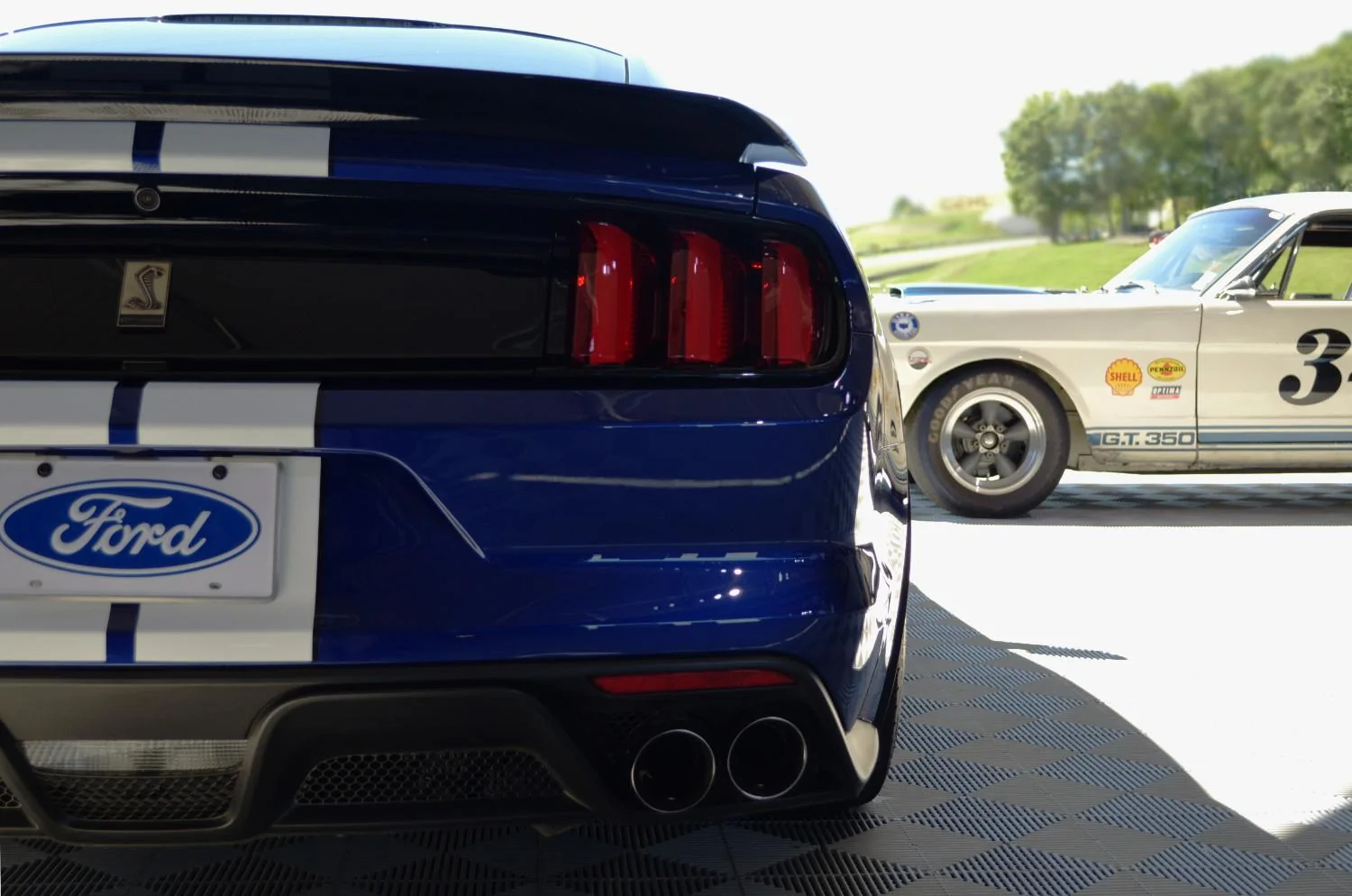 Shelby-GT350-exhaust.webp