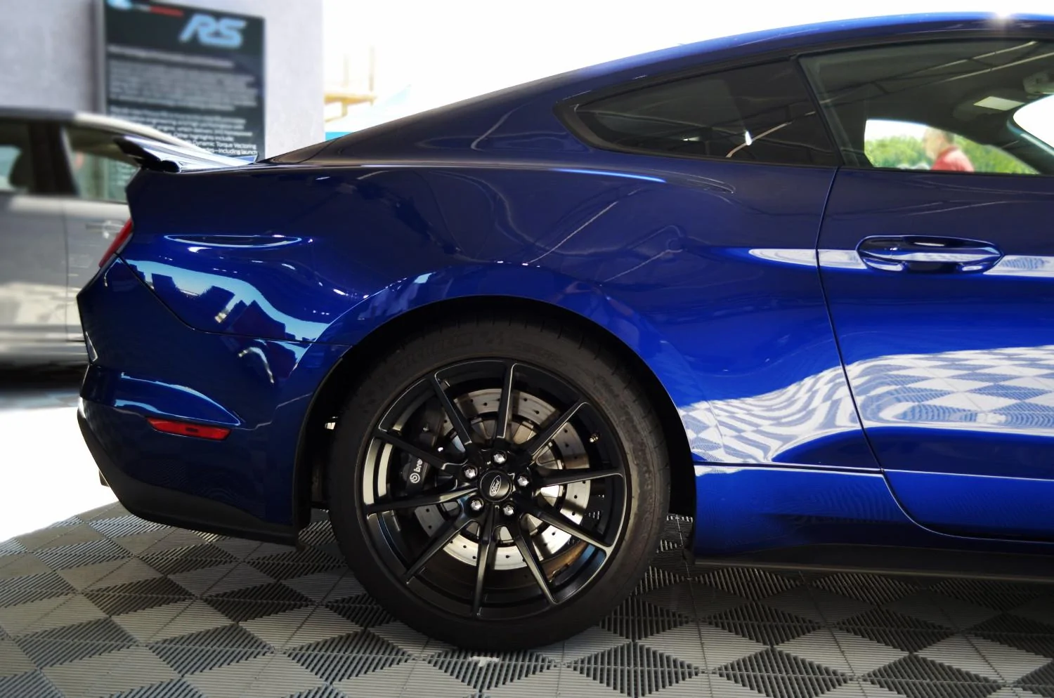 Shelby-GT350-rear.webp